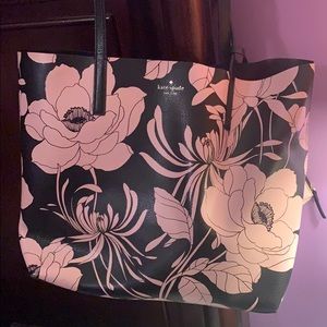 Reversible Kate Spade tote and Wristlet